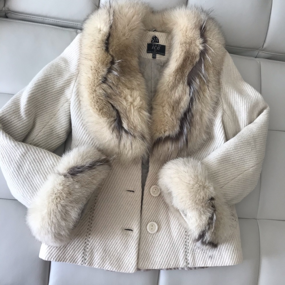 Winter coat with real fox fur collar
